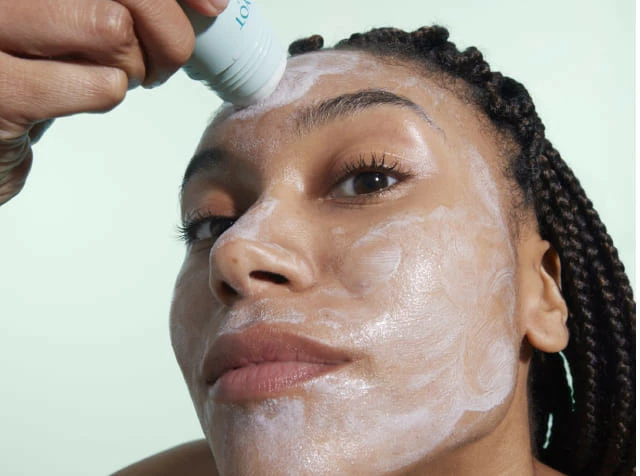 Exfoliation visage : les secrets d'une peau rayonnante